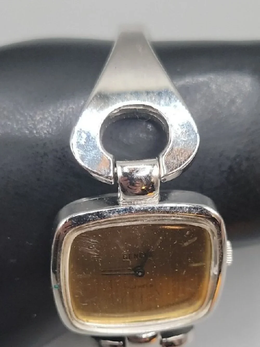 Vintage Geneva 17 Jewels Mechanical Ladies Cocktail Watch Cushion Case RUNS